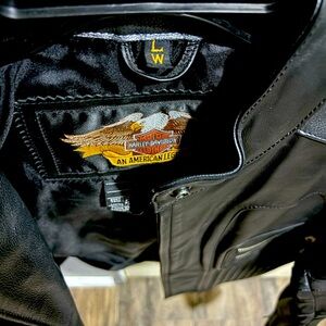 Size large women’s Harley Davidson jacket